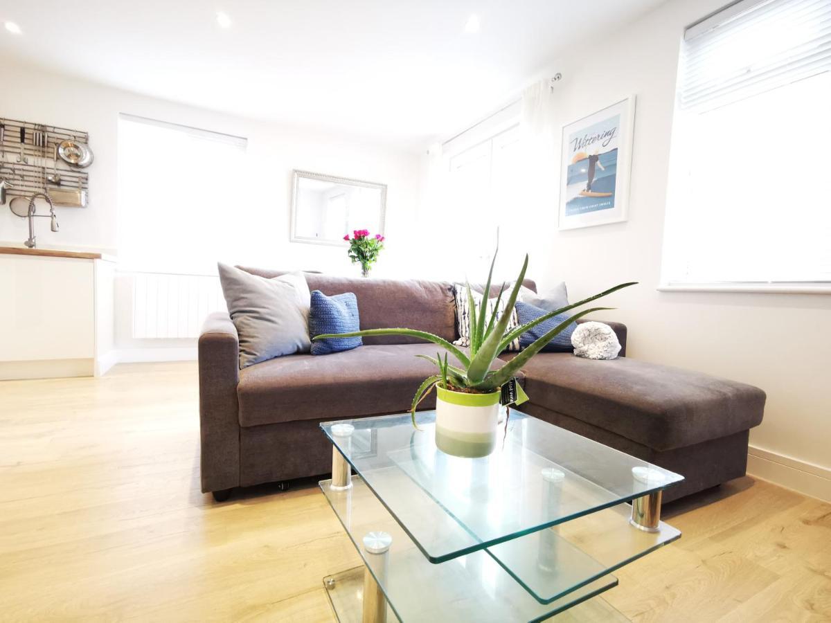 Apartment In The Heart Of East Wittering Village Chichester Eksteriør billede